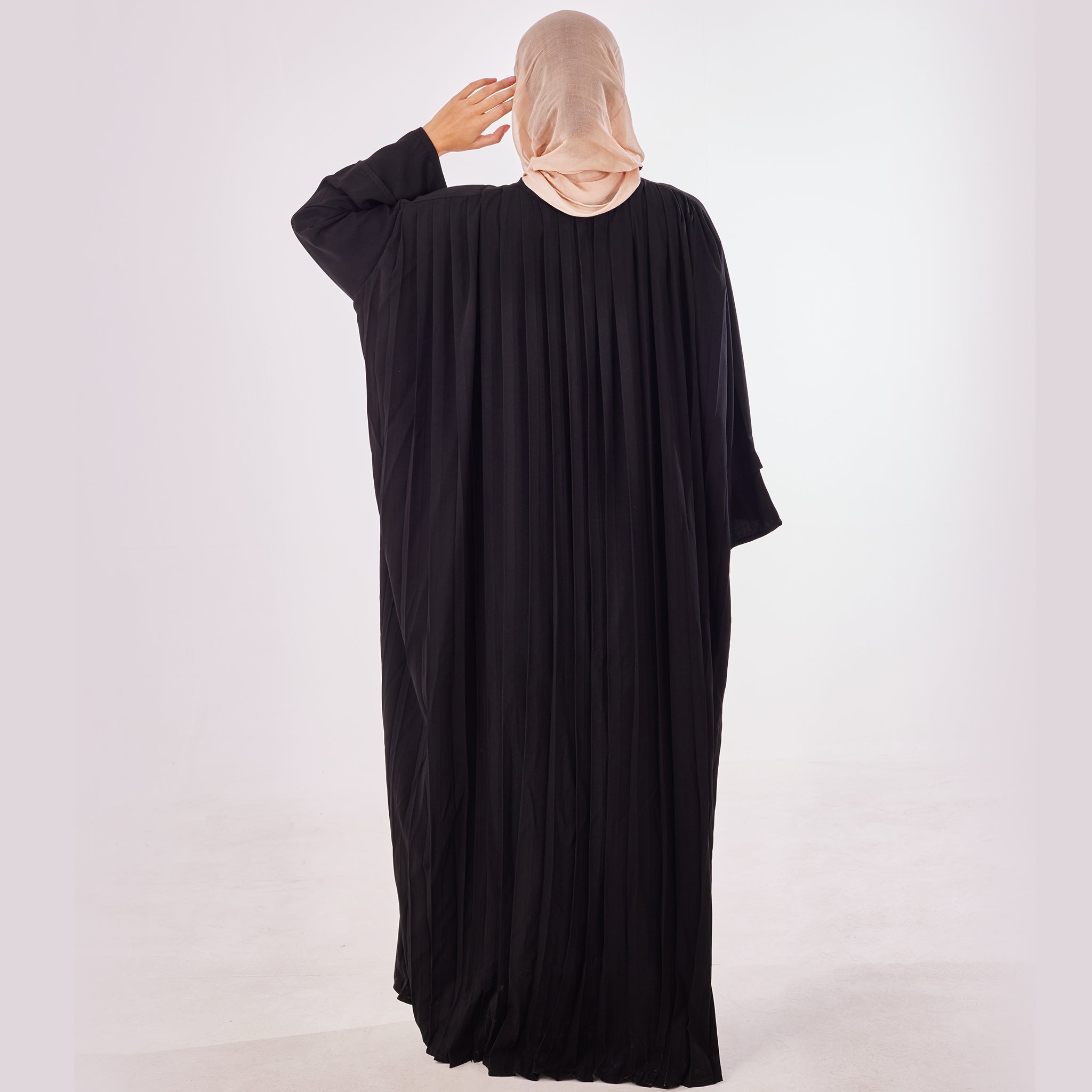 Pleated-Back Abaya