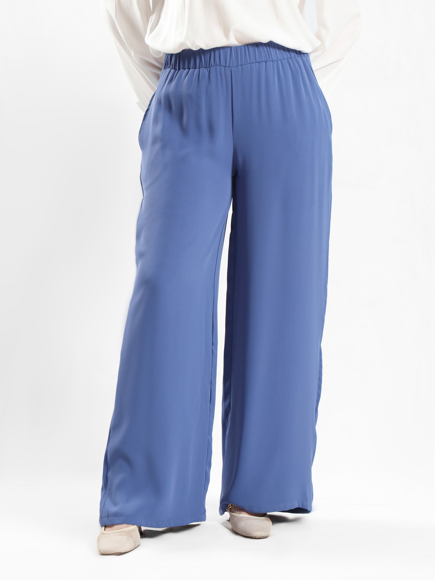 Glory Pants in airy fabric with skirt-like silhouette and wide-leg flow, designed for confident twirls and elegant summer wear