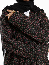 Poplin Floral Top in soft poplin with long sleeves and crisp structure, a versatile piece for understated summer elegance